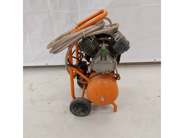 Compressor 400/20l 230v~ fiac, fv 304-20, bouwjaar 2018 - afbeelding 2 van  6