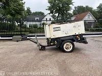 Compressor atlas copco, wit, bouwjaar onbekend - afbeelding 1 van  11