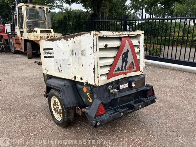 Compressor atlas copco, wit, bouwjaar onbekend - afbeelding 5 van  11