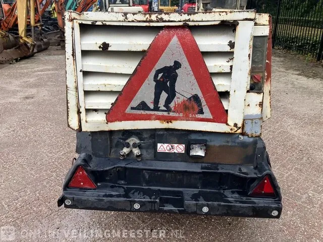 Compressor atlas copco, wit, bouwjaar onbekend - afbeelding 6 van  11