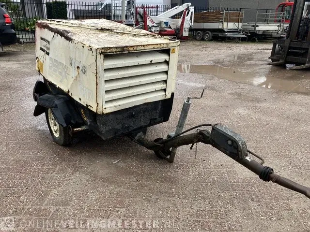 Compressor atlas copco, wit, bouwjaar onbekend - afbeelding 9 van  11