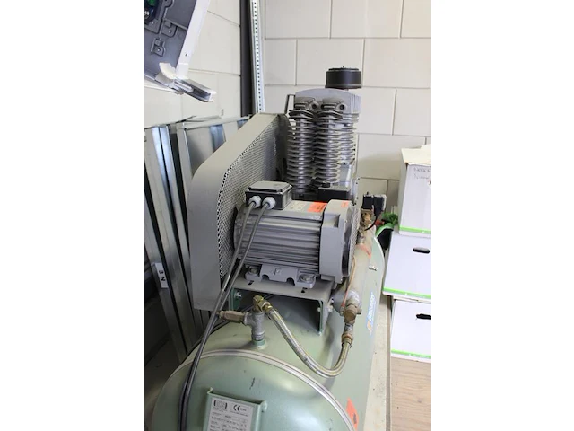 Compressor creemers cst600. bouwjaar 2001. - afbeelding 3 van  3