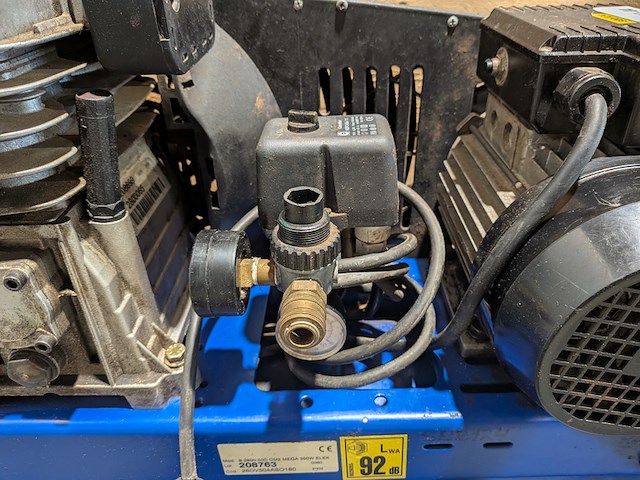 Compressor electra beckum, mega 350w, blauw, bouwjaar 2003 - afbeelding 11 van  15