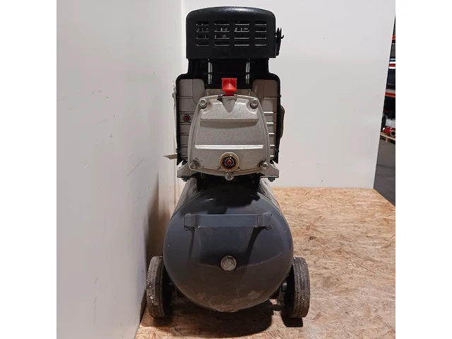 Compressor, haakse slijper en accuboormachine - afbeelding 27 van  27