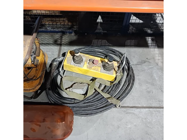 Compressor, hittekanon en kraanbesturing - afbeelding 3 van  14