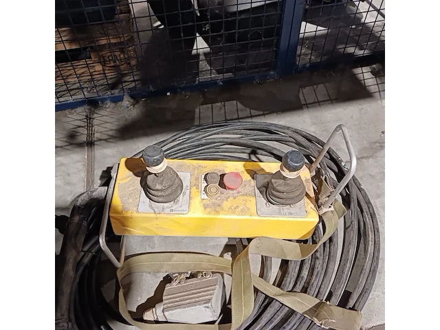 Compressor, hittekanon en kraanbesturing - afbeelding 4 van  14