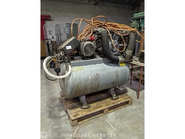 Compressor met 2 cilinder grasso pomp - afbeelding 1 van  14