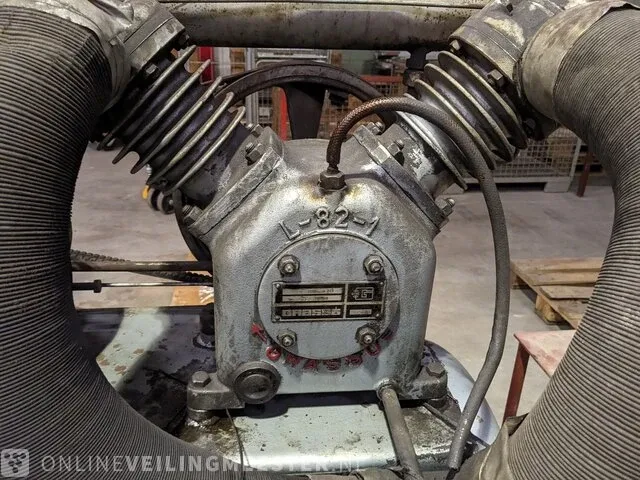 Compressor met 2 cilinder grasso pomp - afbeelding 9 van  14