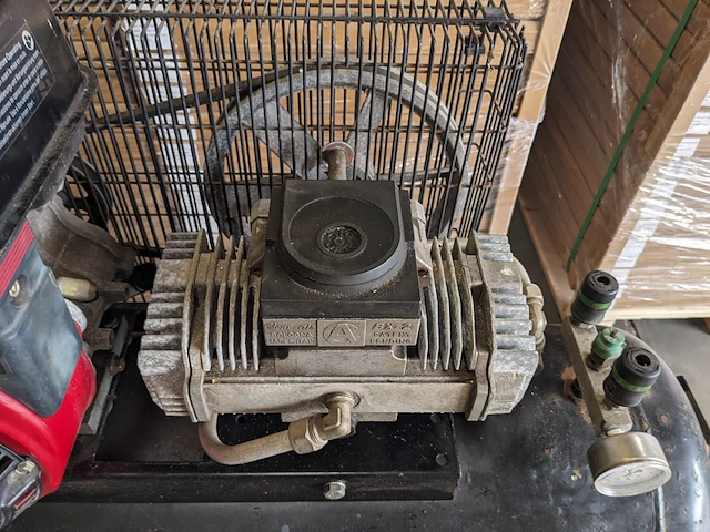 Compressor met benzine motor, 100-360 - afbeelding 5 van  18
