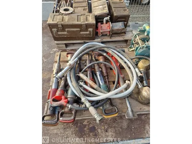 Compressor met diverse accessoires compair, zitair 125 - afbeelding 12 van  33