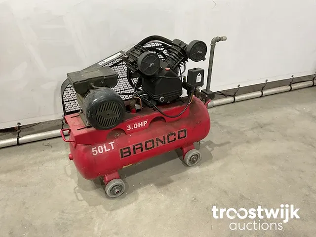 Compressor met pneumatische gereedschappen - afbeelding 3 van  9