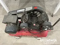 Compressor met pneumatische gereedschappen - afbeelding 4 van  9