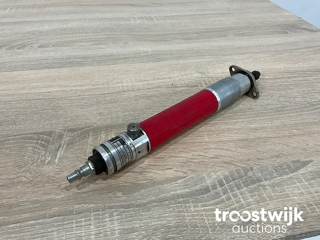 Compressor met pneumatische gereedschappen - afbeelding 8 van  9