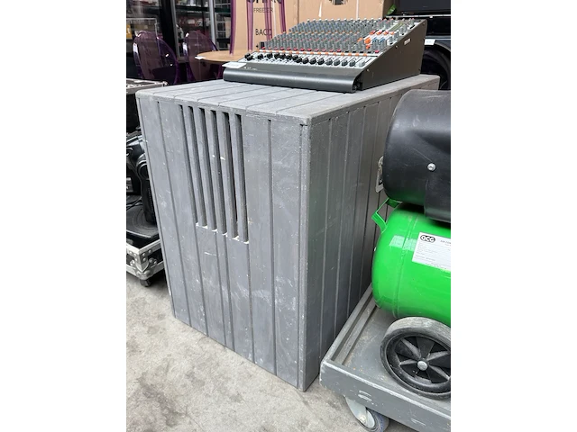 Compressor met transportkist verrijdbaar - afbeelding 9 van  11