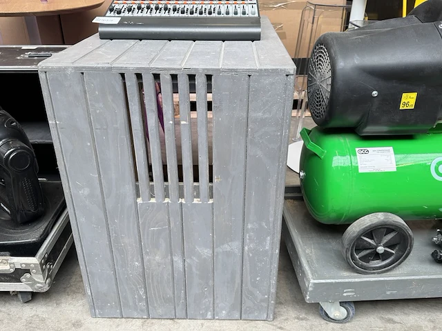 Compressor met transportkist verrijdbaar - afbeelding 10 van  11