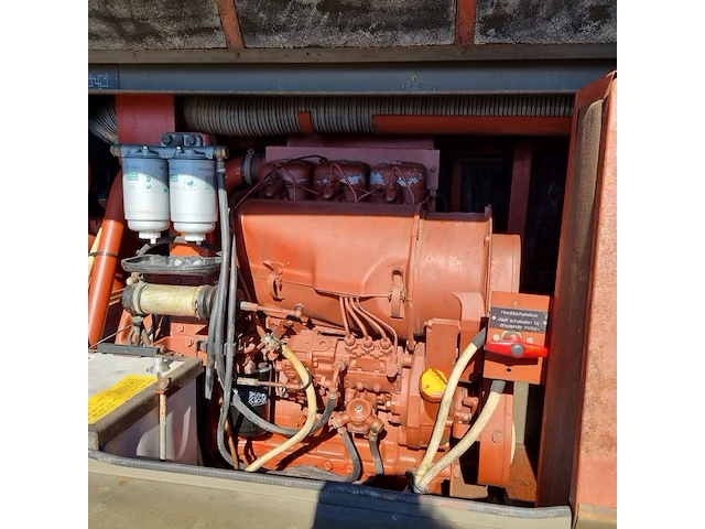 Compressor op aanhanger atlas copco - afbeelding 5 van  15