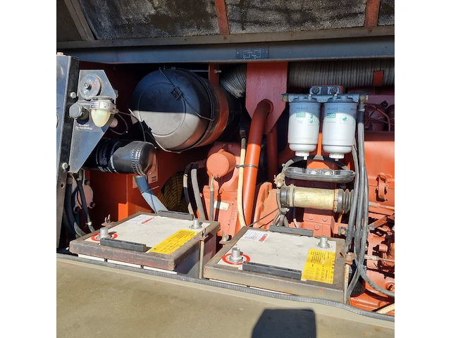 Compressor op aanhanger atlas copco - afbeelding 6 van  15