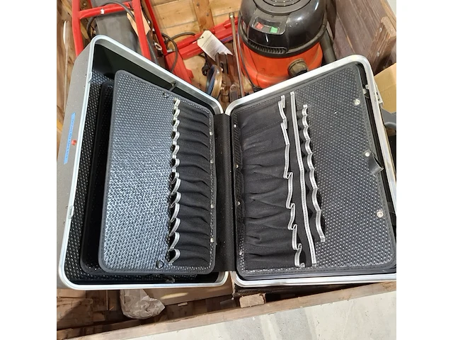 Compressor, stofzuiger en gereedschap - afbeelding 6 van  15