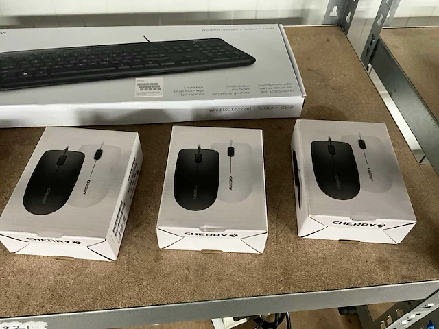 Computer accessoires (7x) - afbeelding 2 van  5