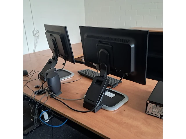 Computer inclusief 2 hp monitoren hp, prodesk 400 g7 & prodisplay p221 - afbeelding 7 van  8
