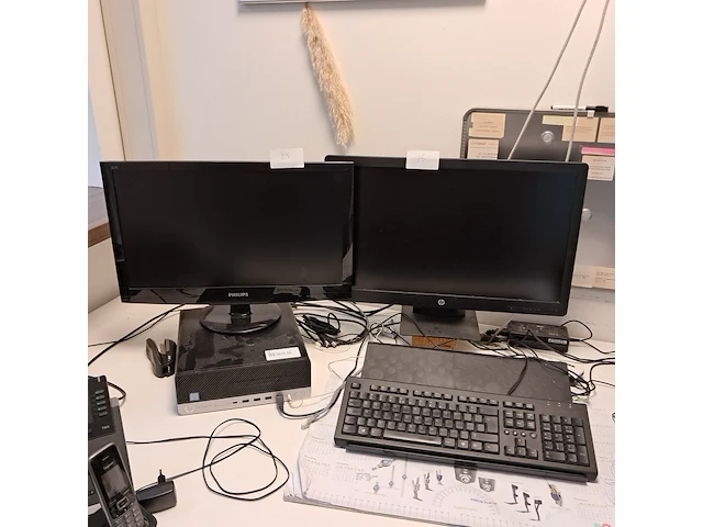 Computer met 2x beeldscherm, hp, prodesk 600 g3 sff, core i5 7th gen - afbeelding 1 van  10