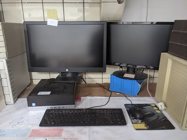 Computer met 2x beeldscherm, hp, prodesk 600 g3 sff, core i5 7th gen - afbeelding 1 van  7