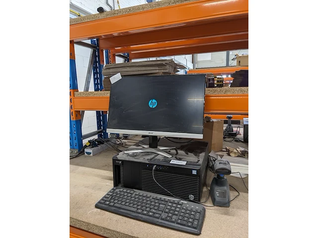 Computer met beeldscherm en handscanner hp, z440 - afbeelding 1 van  6
