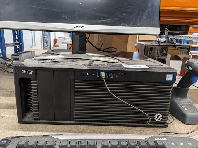 Computer met beeldscherm en handscanner hp, z440 - afbeelding 2 van  6