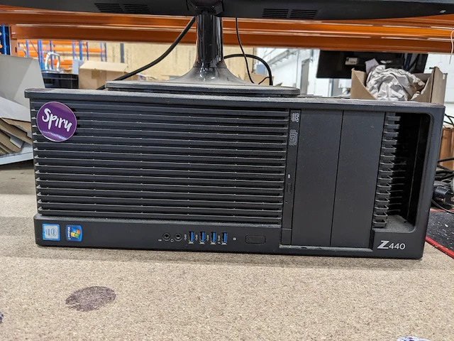Computer met beeldscherm en handscanner hp, z440 - afbeelding 2 van  8