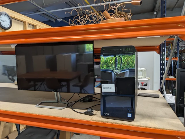 Computer met lcd monitor dell, xps, core i7, 8th gen - afbeelding 1 van  9