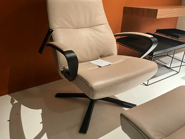 Conform style relaxfauteuil inclusief ottoman - afbeelding 9 van  12