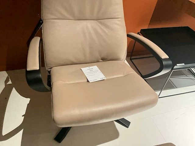 Conform style relaxfauteuil inclusief ottoman - afbeelding 10 van  12