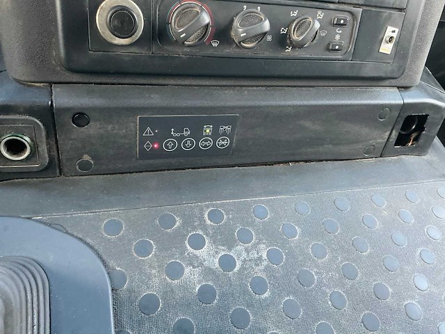 Conrad/iveco combi 500hd mobiele verticale boorinstallatie - afbeelding 31 van  55