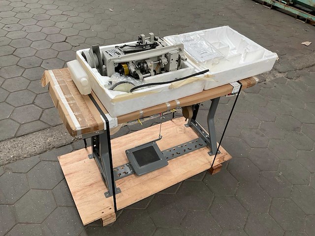 Consew 206rb-5 naaimachine - afbeelding 1 van  10