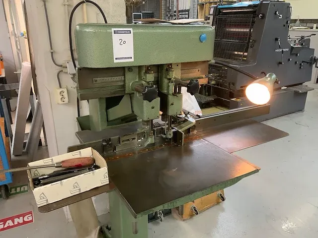 Constantin hang - 106 dt - papierboormachine - afbeelding 2 van  6