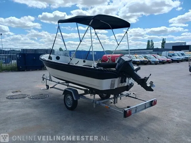 Consule boot met trailer en yamaha buitenboord motor 9.9pk - afbeelding 40 van  43