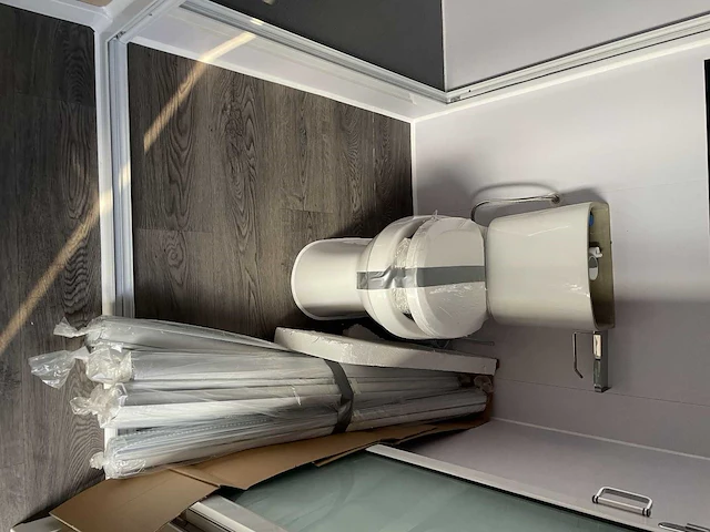 Containerwoning / container unit 40 ft hq / 12 m tiny house enkele woning met apparte slaapkamer - afbeelding 19 van  26