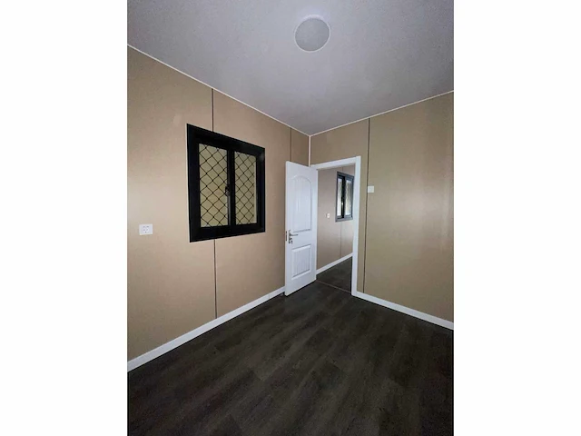 Containerwoning / container unit 40 ft hq / 12 m tiny house enkele woning met apparte slaapkamer - afbeelding 16 van  25