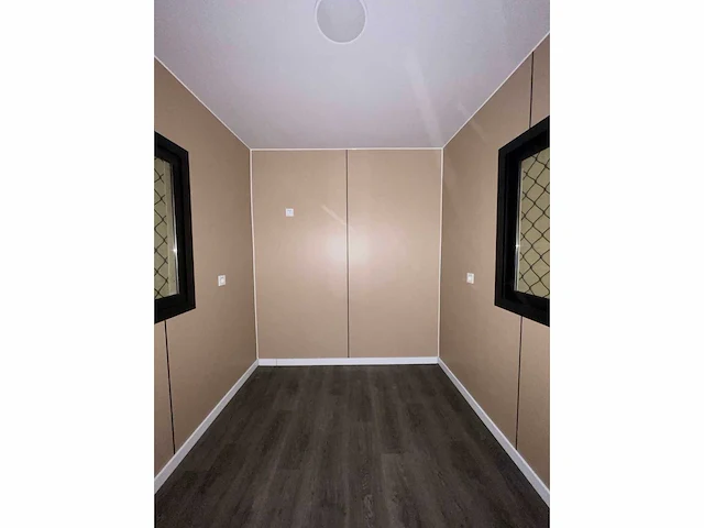 Containerwoning / container unit 40 ft hq / 12 m tiny house enkele woning met apparte slaapkamer - afbeelding 17 van  25