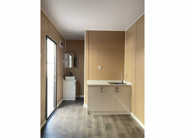 Containerwoning / container unit 40 ft hq / 12 m tiny house enkele woning met apparte slaapkamer - afbeelding 18 van  25