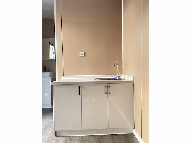 Containerwoning / container unit 40 ft hq / 12 m tiny house enkele woning met apparte slaapkamer - afbeelding 22 van  25