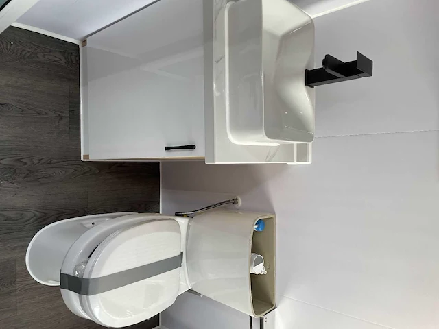 Containerwoning / container unit 40 ft hq / 12 m tiny house trio woning - afbeelding 32 van  46