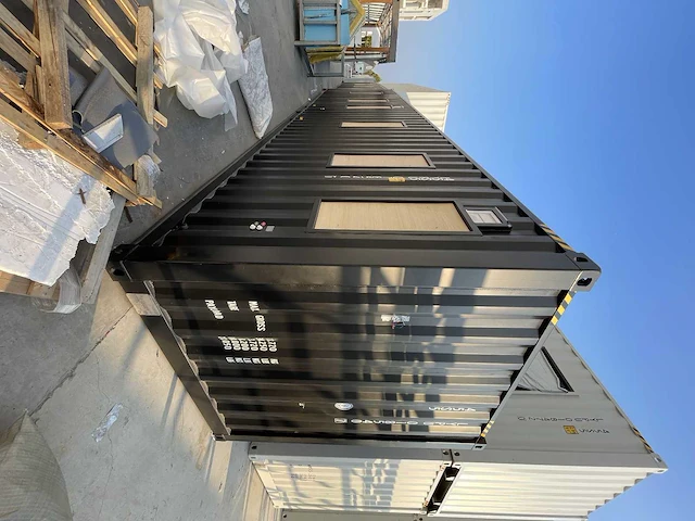 Containerwoning / container unit 40 ft hq / 12 m tiny house trio woning - afbeelding 34 van  46