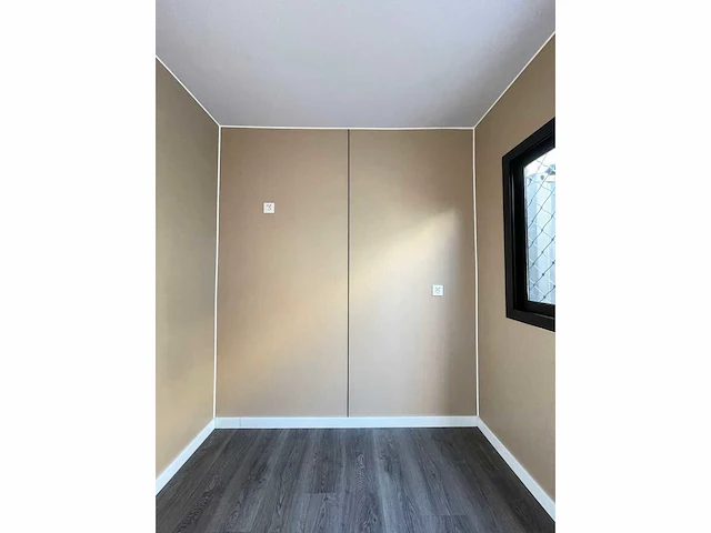 Containerwoning / container unit 40 ft hq / 12 m tiny house trio woning - afbeelding 18 van  45