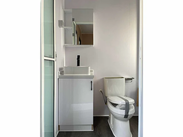 Containerwoning / container unit 40 ft hq / 12 m tiny house trio woning - afbeelding 25 van  45