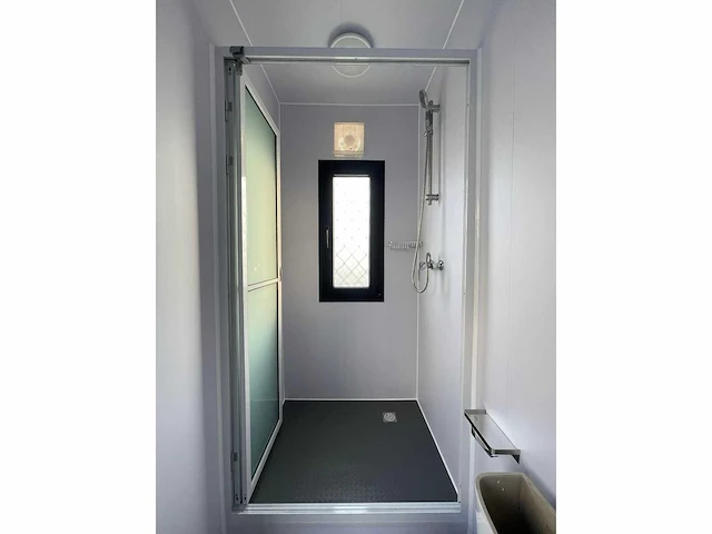 Containerwoning / container unit 40 ft hq / 12 m tiny house trio woning - afbeelding 27 van  45