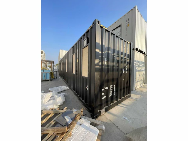 Containerwoning / container unit 40 ft hq / 12 m tiny house trio woning - afbeelding 23 van  45