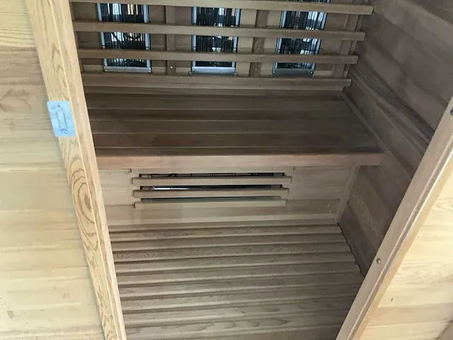 Content infrarood sauna - afbeelding 15 van  22