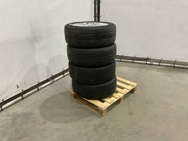 Continentaal premium contact autoband audi a4 (4x) - afbeelding 2 van  7