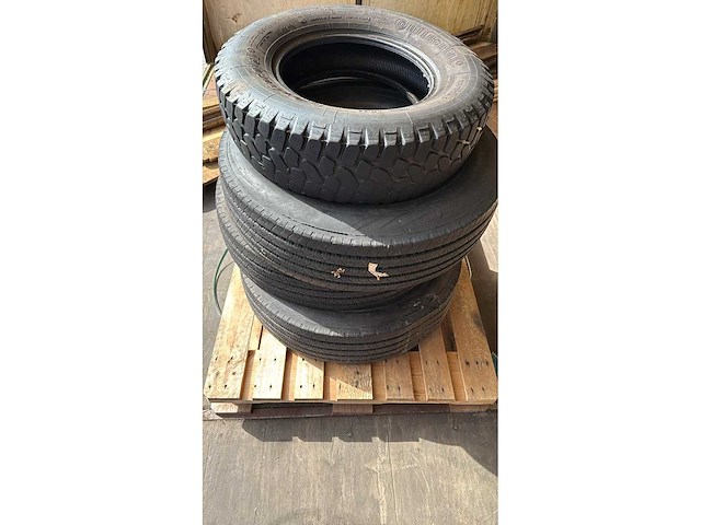 Continental - vrachtwagenband - afbeelding 2 van  3